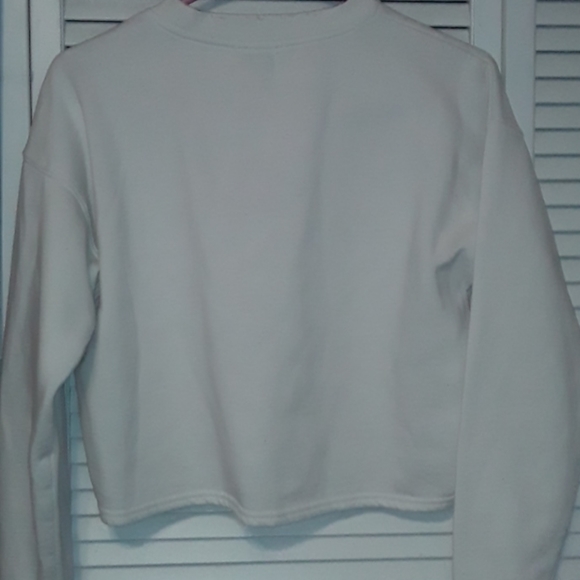 Cute off-white cropped sweatshirt! - Picture 6 of 6